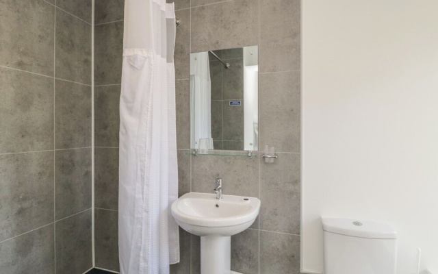 Harcombe House Rooms - First Floor Single