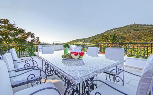 Zissis Villa & pool 5min drive to beach