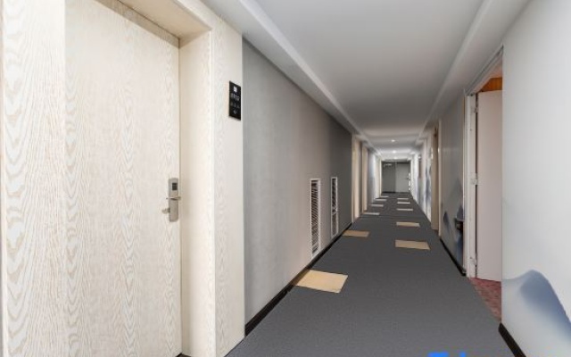 Junyi chain hotel