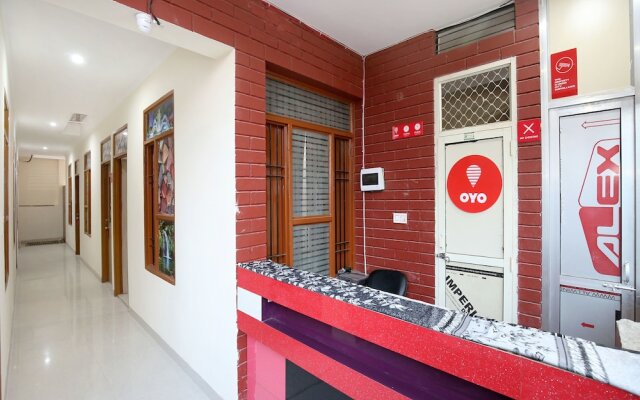 OYO 12745 Hotel Red House