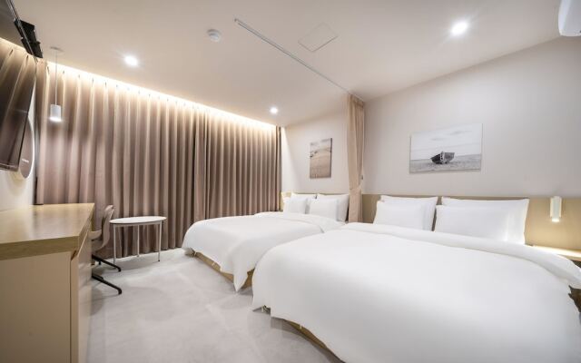 Nomad Aank hotel Gumi branch