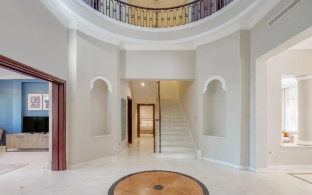 Maison Privee - Prvt Pool & Beach Access in Luxury Palm Jumeirah 6BR Villa