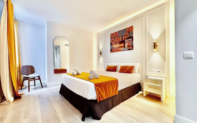 Ópera Stays by Charming