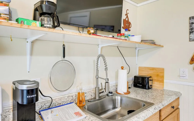 Whittier Vacation Rental Cabin in Tranquil Setting