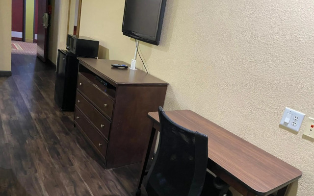 Red Lion Inn & Suites IAH Airport East