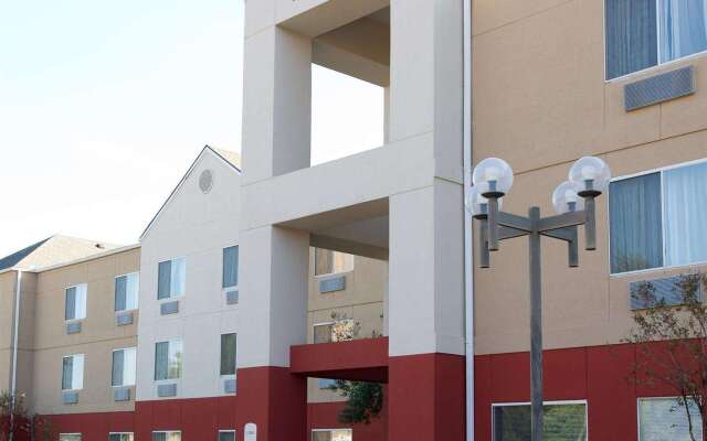 Fairfield Inn & Suites by Marriott Arlington Six Flags