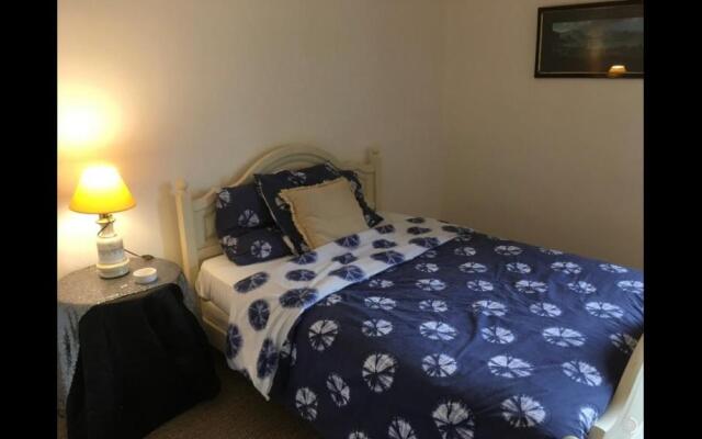 Chez Alice,Simplicite Et Petite Piscine