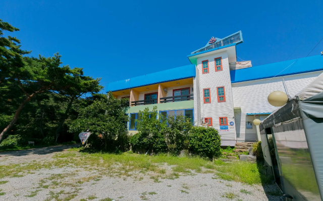 Anmyeondo Gaeulbada pension