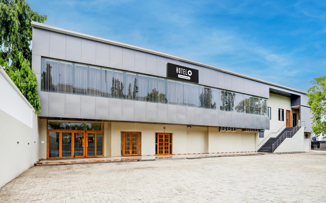 Super Hotel O Pardi Near Kalamna Market