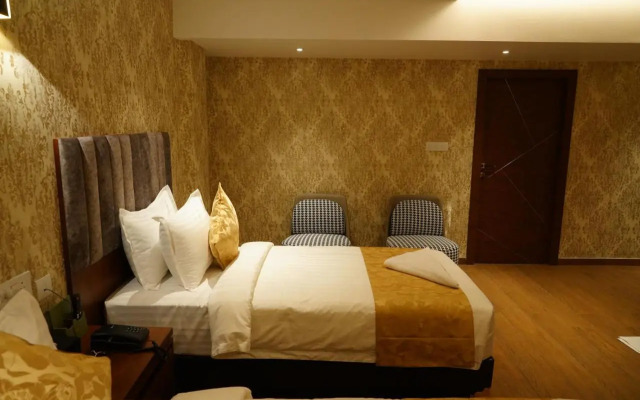 The Kings Park Grand