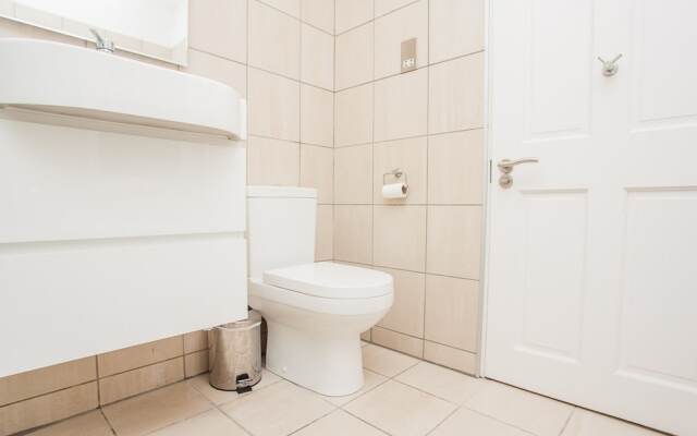 Bright 3 Bedroom Home in Clapham South