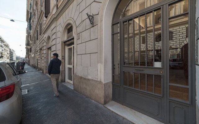 Piazza Vittorio NETFLIX Apartment