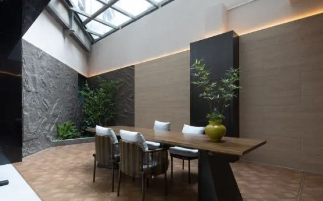 Qingmu Zhuxuan Hotel (Wanda Yintai City Branch)