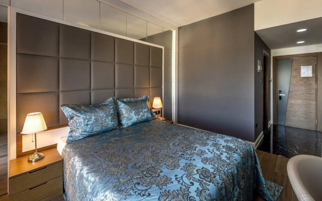 Novel Centre Point Hotel