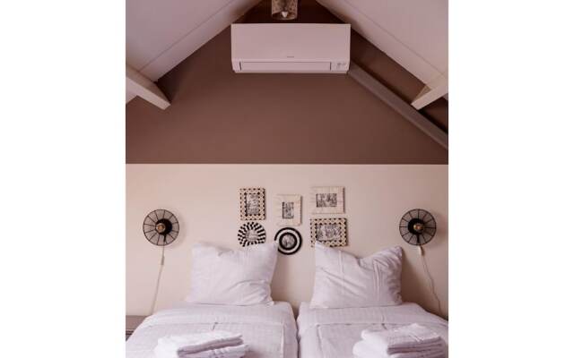 Flamboyant Farmhouse in Baarlo With Hot Tub, Garden