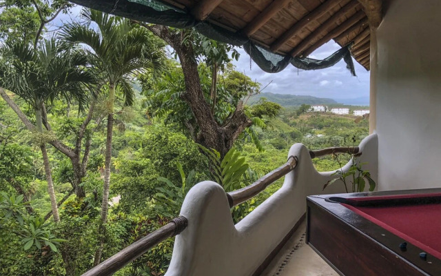 Villa Pina by Hostelsmates