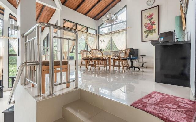 RedDoorz @ Mega Indah Villa Estate G16