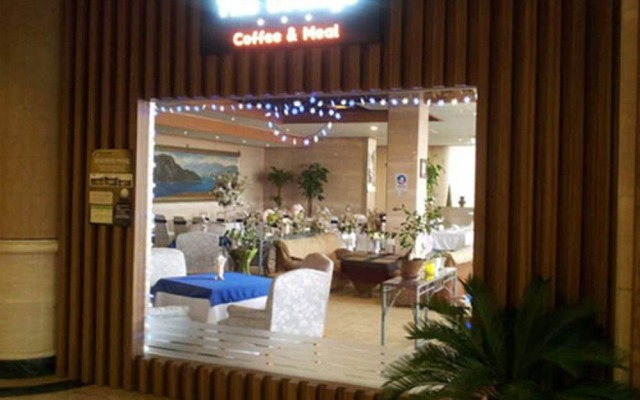 Hotel The Base