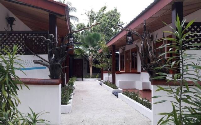 Hudhu Raakani Lodge