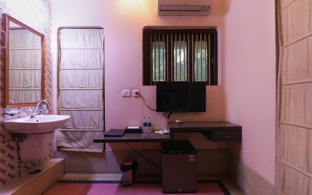 Fabhotel East View