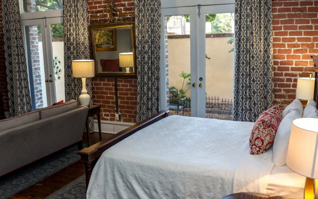 East Bay Inn, Historic Inns of Savannah Collection