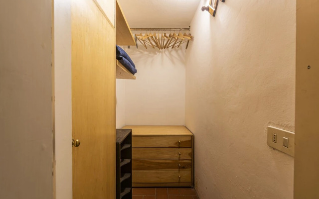 Pitti Studio by Mmega