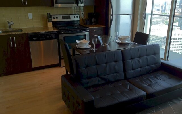 Toronto Suite Rentals - Maple Leaf Sq