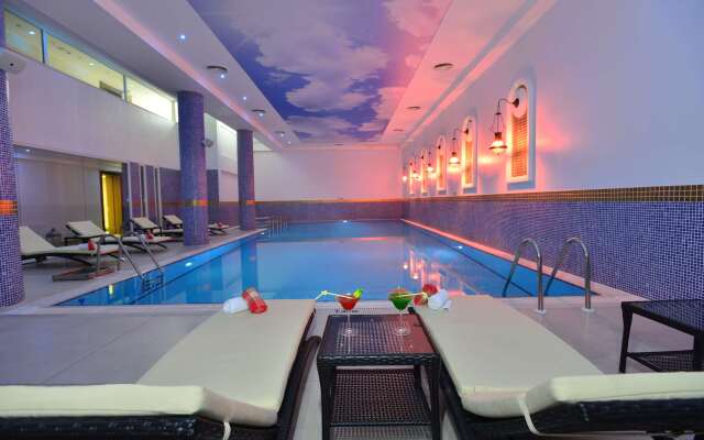 Wellborn Luxury Hotel