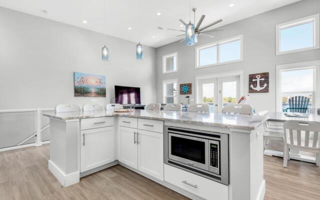 Pelican at Sound Side