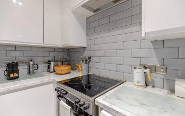Central & Stylish 1BD Flat - 8mins to Greenwich!