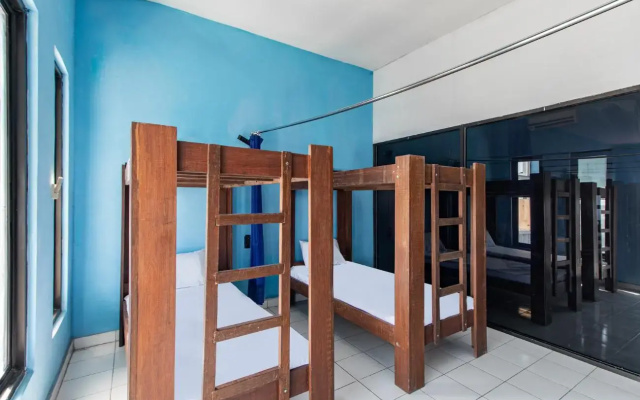 OYO 93433 Bunk Bed Bali