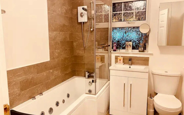 Beautiful 3-bed House in Londonderry