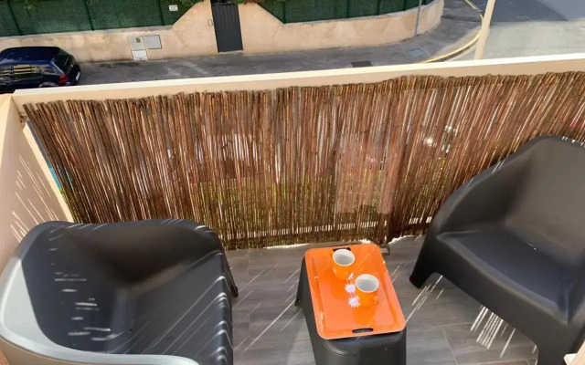 Charmant studio avec climatisation et parking