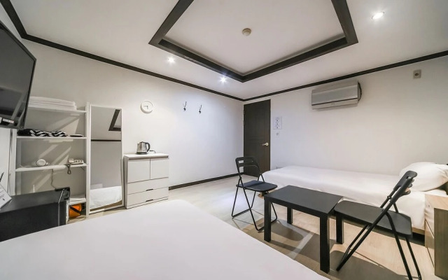 Changwon Masan Hapseongdong Hotel 4U