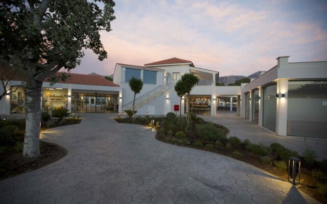 Paleros Beach Resort