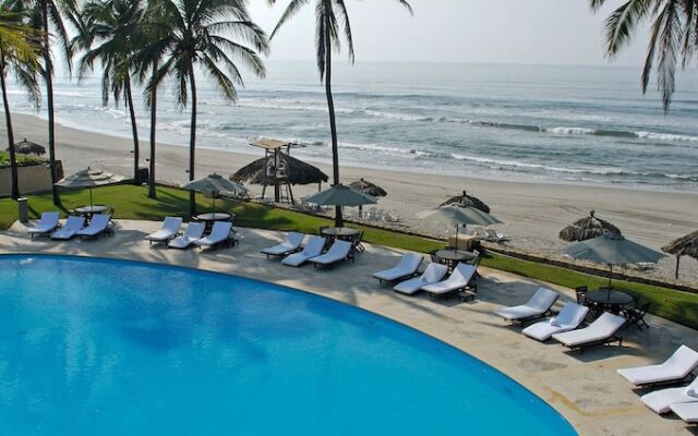 Tres Vidas Acapulco Suites