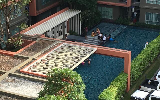 Modern studio condo at Kathu