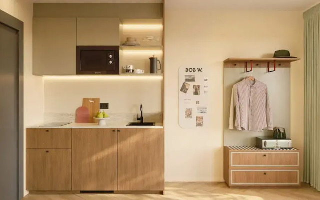 Bob W Munich City West