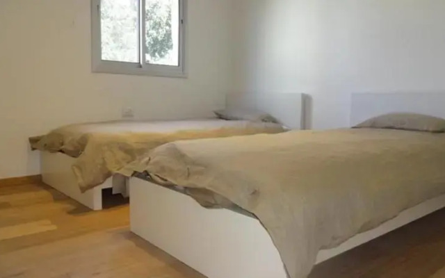 Esther Hamalka – Luxury 3 Bedroom and Balcony