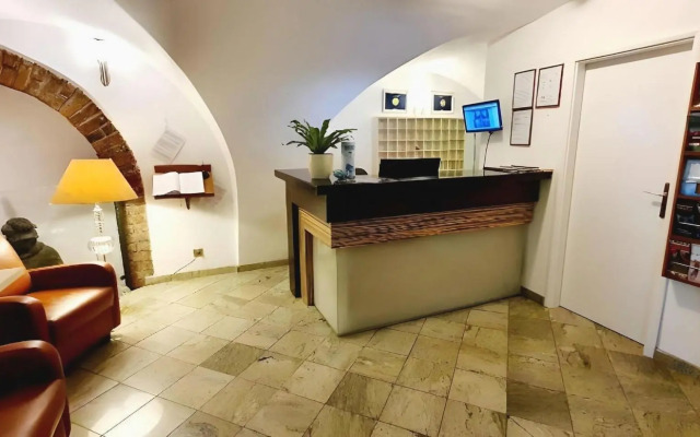 Hotel Metamorphis