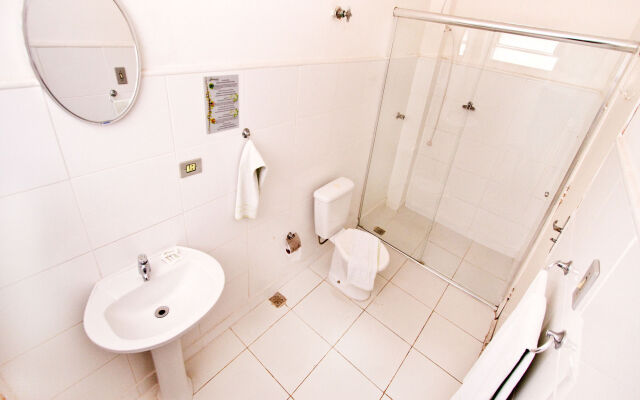Turrance White Hotel