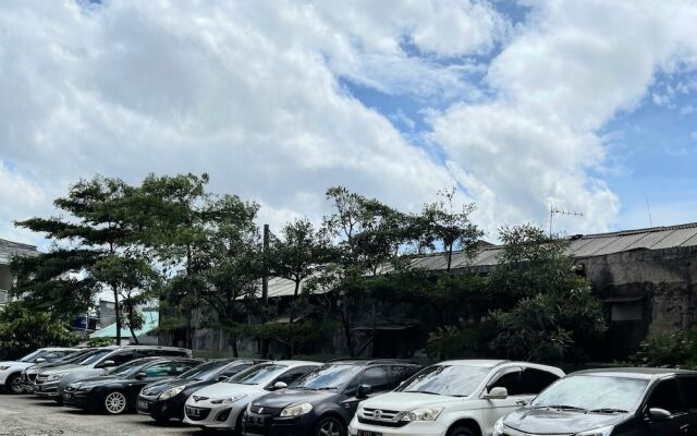 High Livin Apartment Asia Afrika