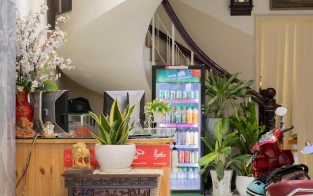 Nhu Huynh Hotel by OYO Rooms