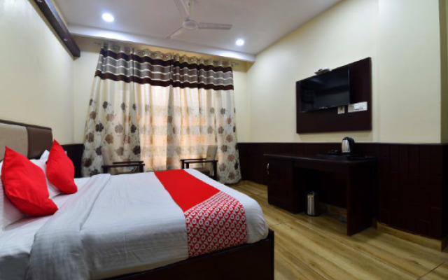 OYO 28397 Hotel Anant
