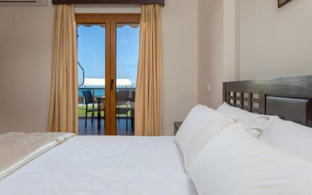Venetico Beachfront Apartments & Suites - Sea View Apartment