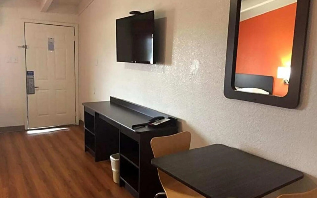 Motel 6 Waco, TX