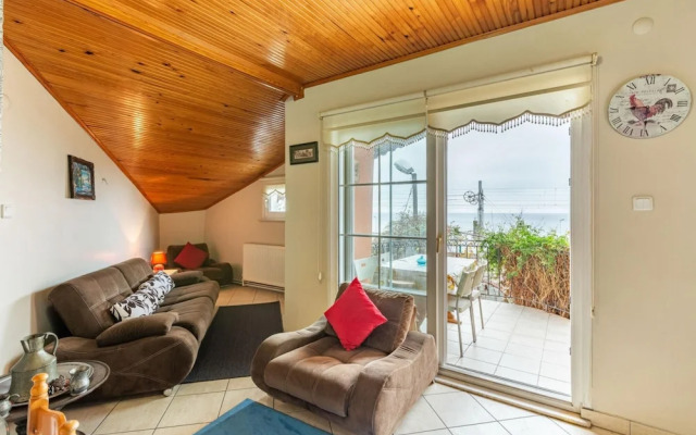 Amazing House With Sea View in Bakirkoy