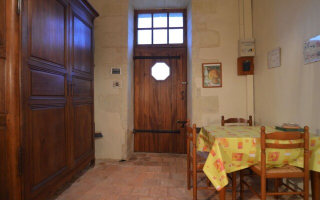 Cozy Holiday Home Near Forest in Lerné