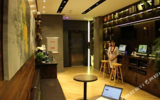 Meitu Collection Hotel (Shenyang Army General Hospital Wenhua Road Wanda Plaza)