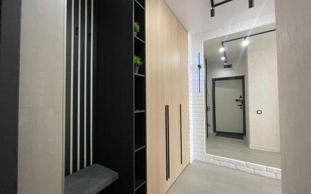 They live on 151 Proletarskaya Street